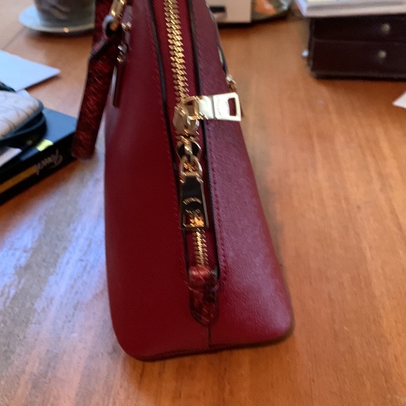 Coach purse - Picture 2 of 4